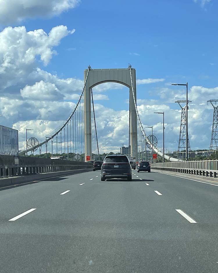 How do you eat gluten-free on a road trip?  What to pack, where to stay, and how to make your gluten-free road trip fun, safe and stress free.