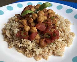 gluten free chana masala on a bed of rice.
