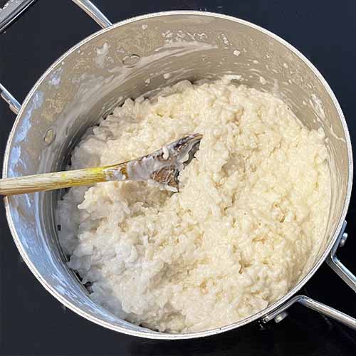 pot of coconut rice porridge