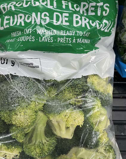 Meal prep: pre-cut broccolli Meal prep: pre-cut broccolli