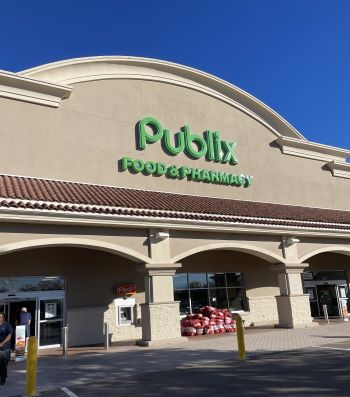Publix in Tampa storefront Publix in Tampa storefront