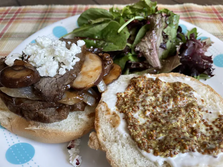 roast beef on a bun salad