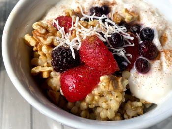 sorghum with yogurt and berries sorghum with yogurt and berries
